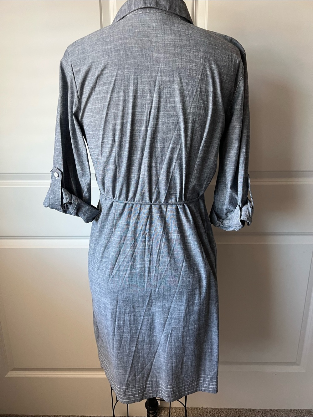New Women's Cotton Chambray Utility Shirt Dress with Drawstring Waist - Picture 5 of 7